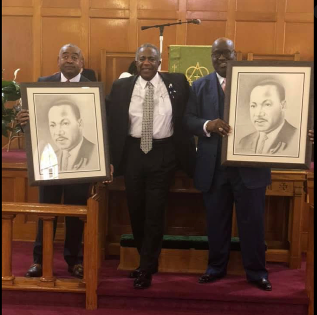 Metropolitan members honoring the church's heritage